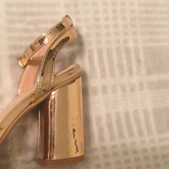 Yogi Rose Gold Heels - Picture 6 of 7